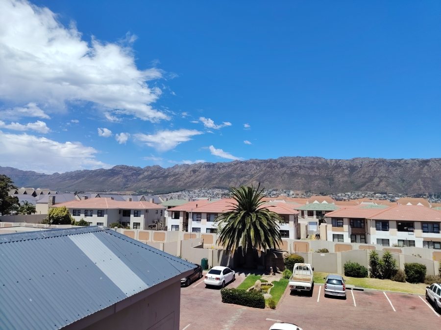 To Let 1 Bedroom Property for Rent in Whispering Pines Western Cape
